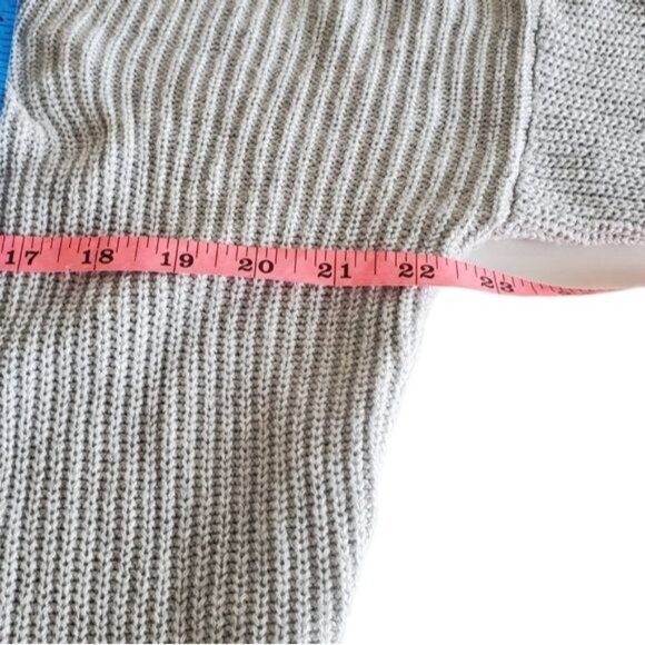 EXPRESS Womens Sweater SZ XS Cotton Knit Gray V-Neck Oversize Pullover Boyriend - Picture 6 of 10